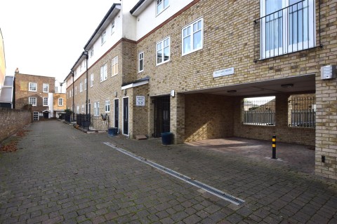 View Full Details for Field Gate House, Watford Field Road, Watford