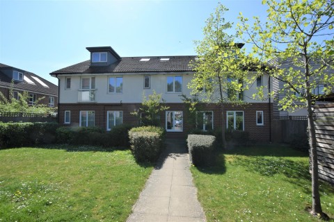 View Full Details for CLOSE TO WATFORD MET STATION