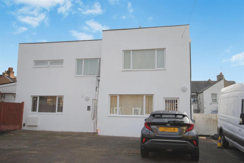 Images for HOLYWELL ROAD, Watford REDUCED & CHAINFREE