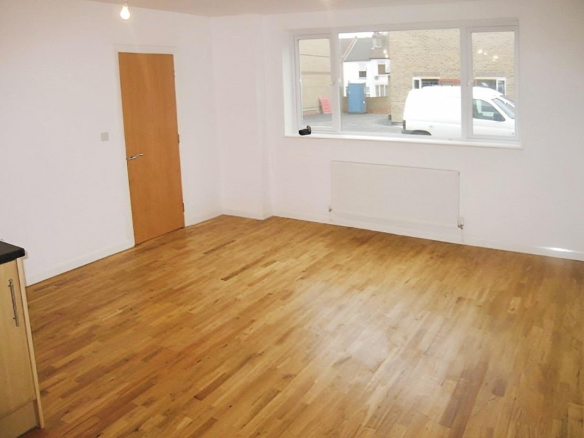 Images for HOLYWELL ROAD, Watford REDUCED & CHAINFREE