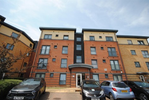 View Full Details for Raven Close, Watford