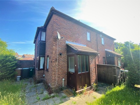 View Full Details for Berkeley Close, Abbots Langley, Hertfordshire