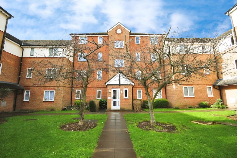 West Watford, Close to Hospital