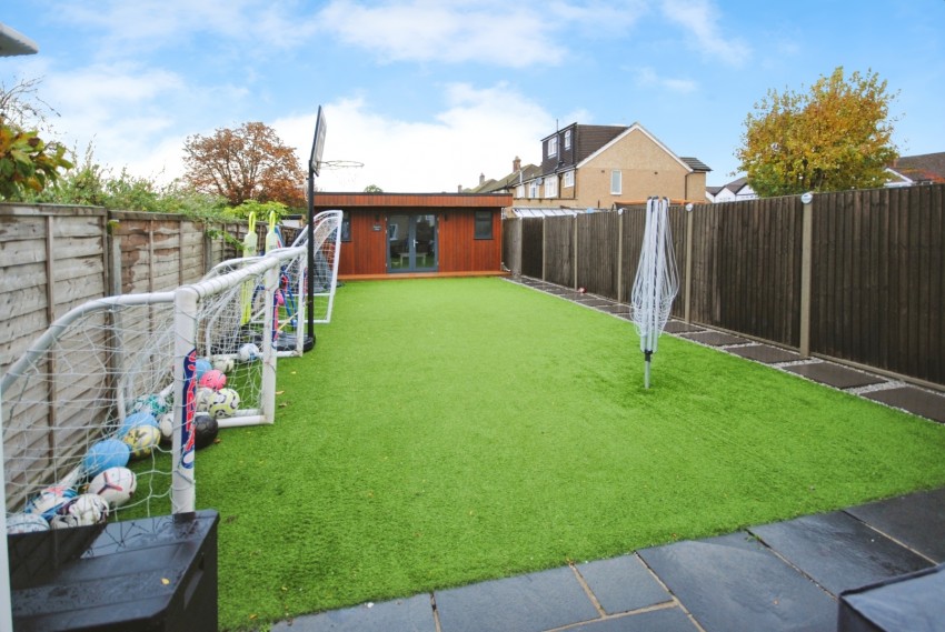 Images for Barton Way, Croxley Green