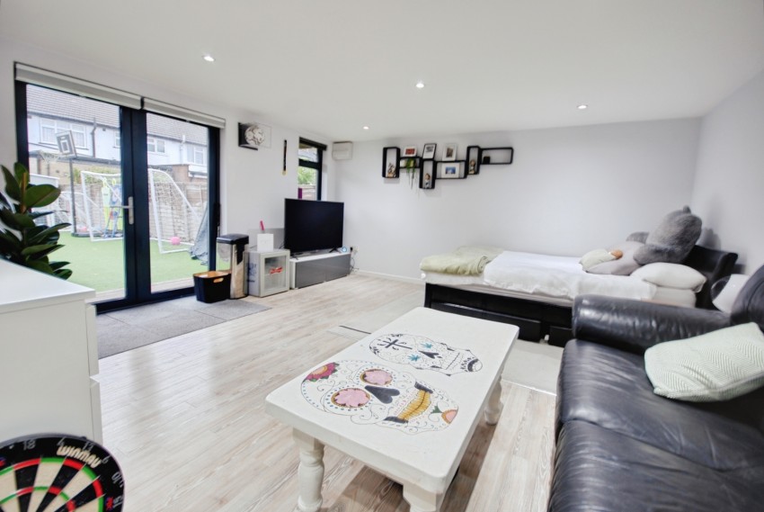 Images for Barton Way, Croxley Green