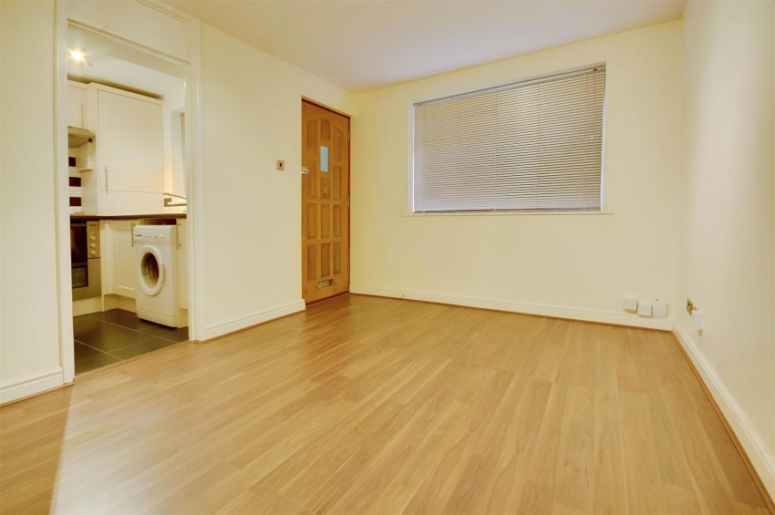 Images for HIGHLANDS, Oxhey