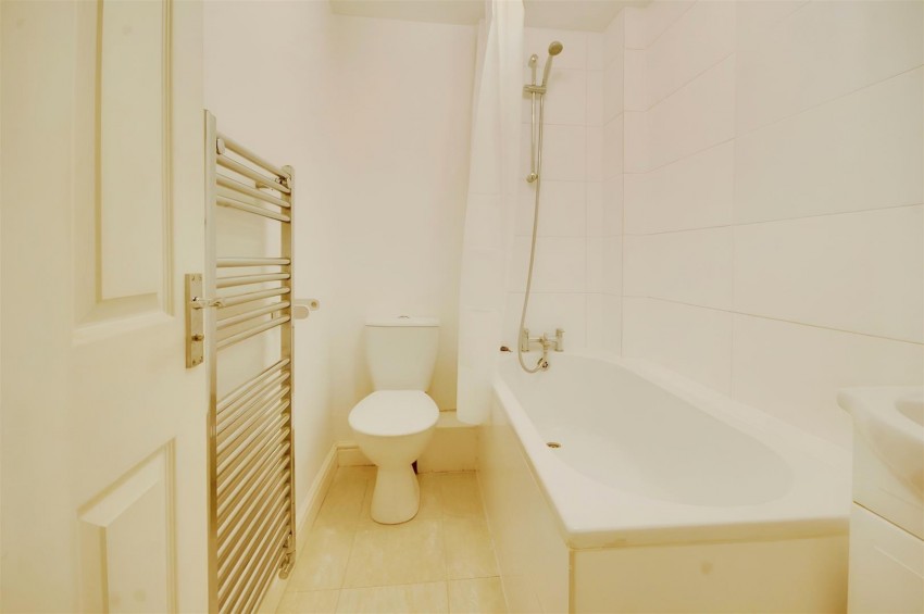 Images for HIGHLANDS, Oxhey