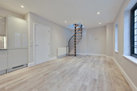 View Full Details for High Street, Watford