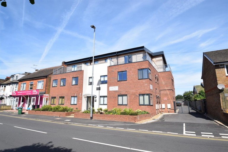 Court View, Watford