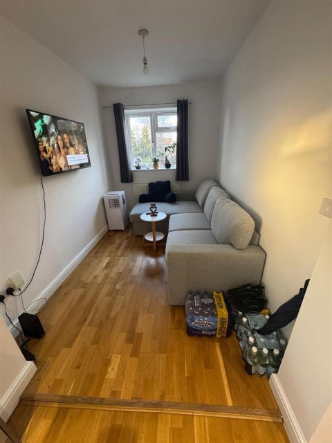 View Full Details for King Georges Avenue, Watford